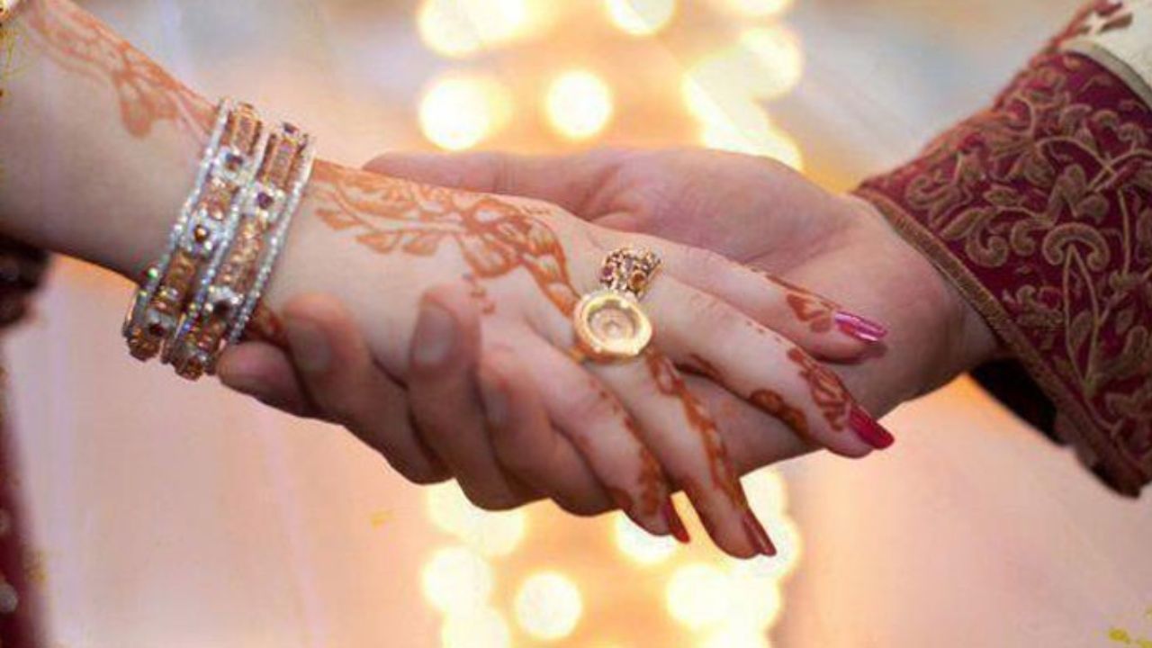 দুষ্টুমির ছলে কবুল বলে ফেললেন, বিয়েটা কি তবে হয়েই গেল?